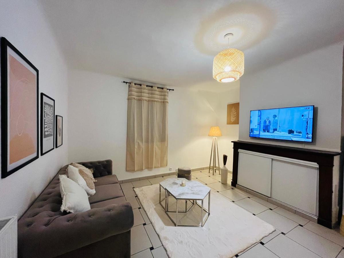 Appartement Ideal Au Coeur D Auxerre Luaran gambar