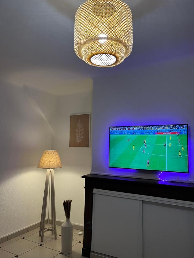 Appartement Ideal Au Coeur D Auxerre Luaran gambar